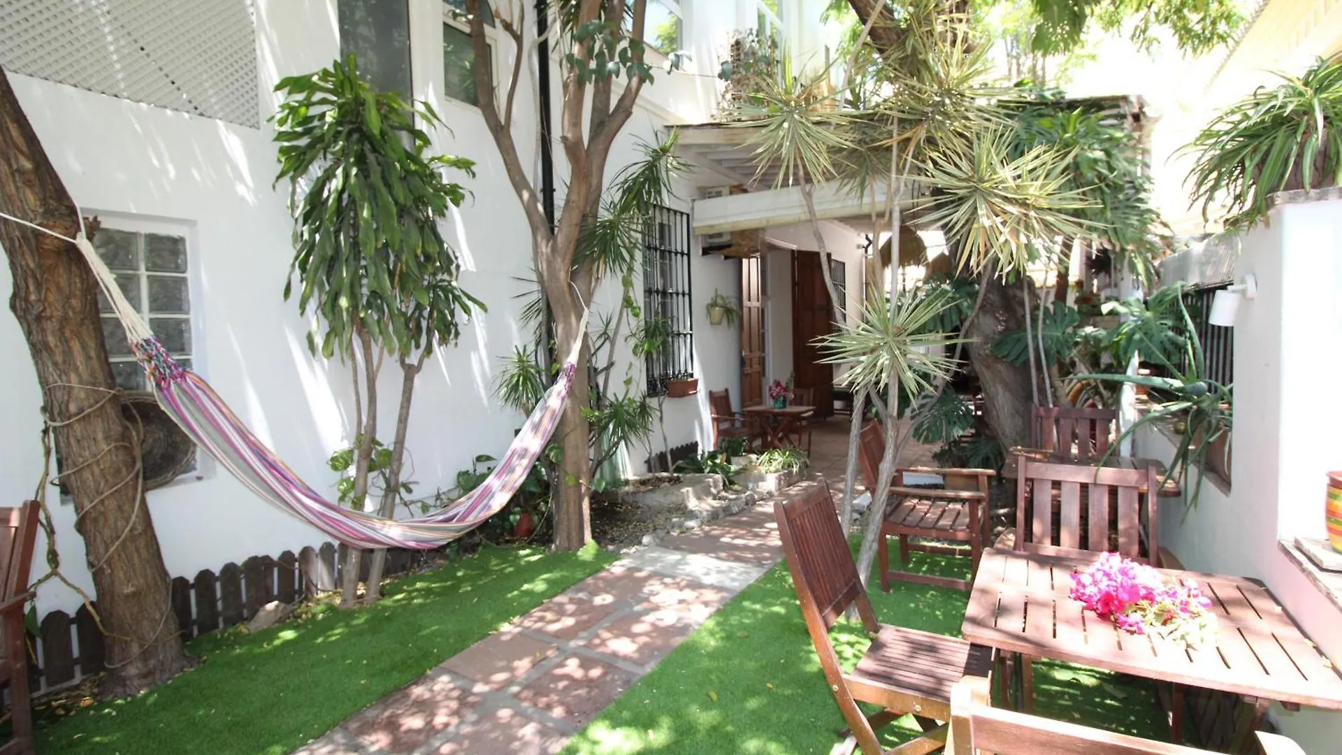Hostal Las Acacias Malaga 2*,  Spain