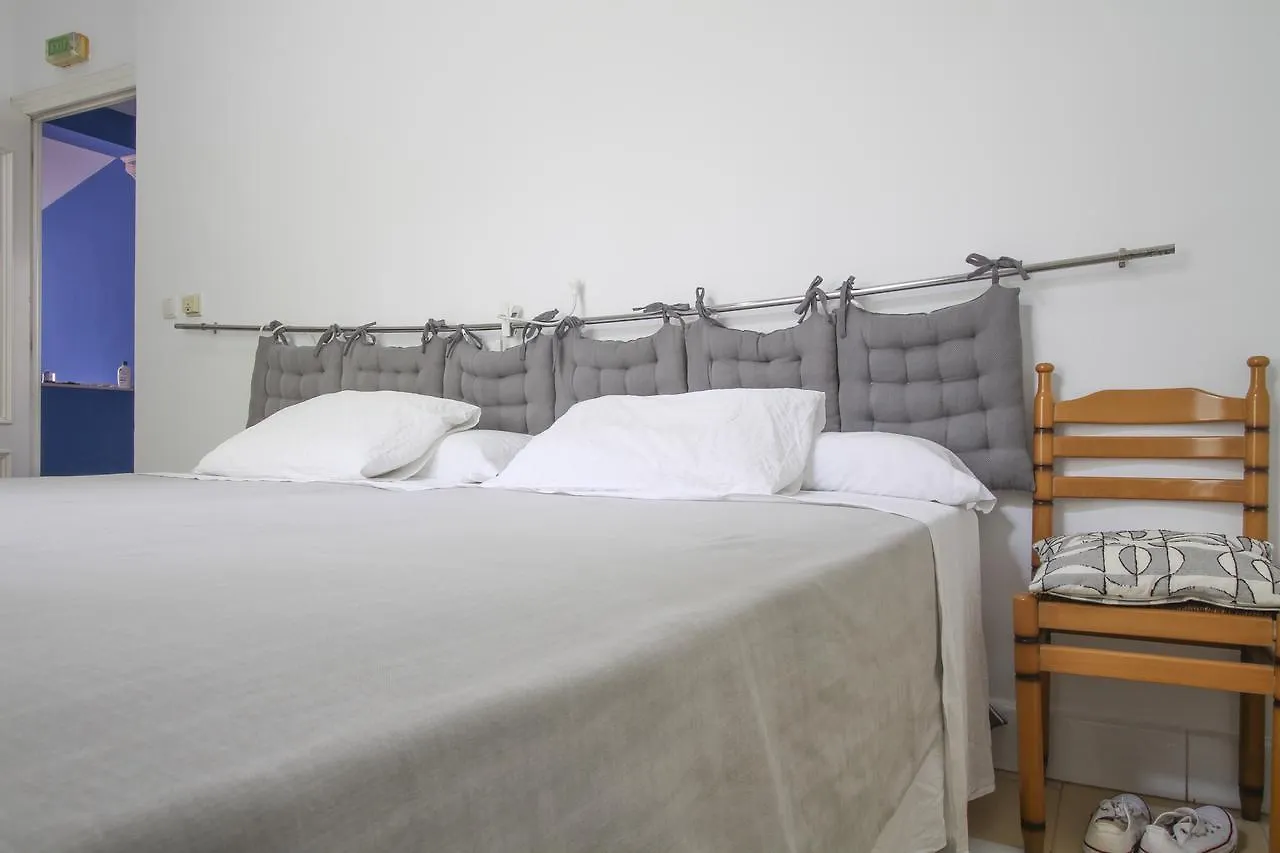 Hostal Las Acacias Малага 2*,