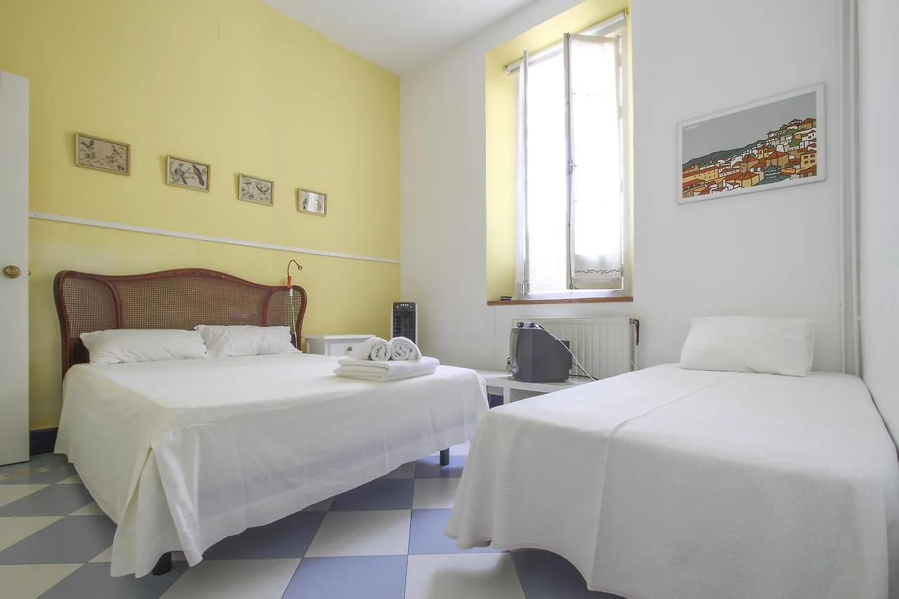Hostal Las Acacias Малага 2*,