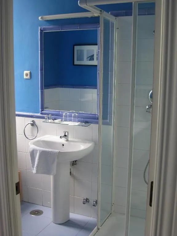 Hostal Las Acacias Malaga 2*,