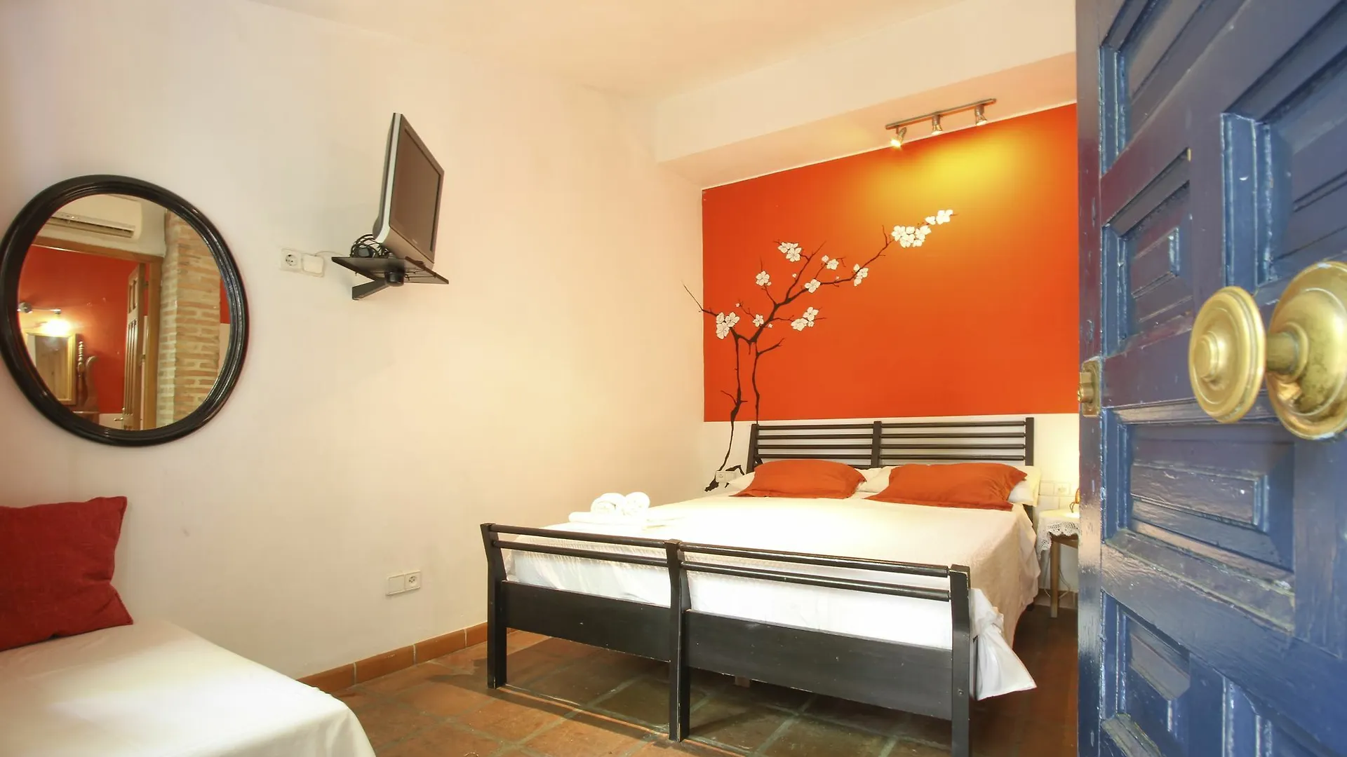 Hostal Las Acacias Málaga 2*,